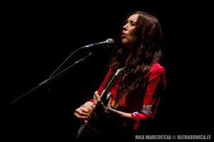 LISA HANNIGAN 03